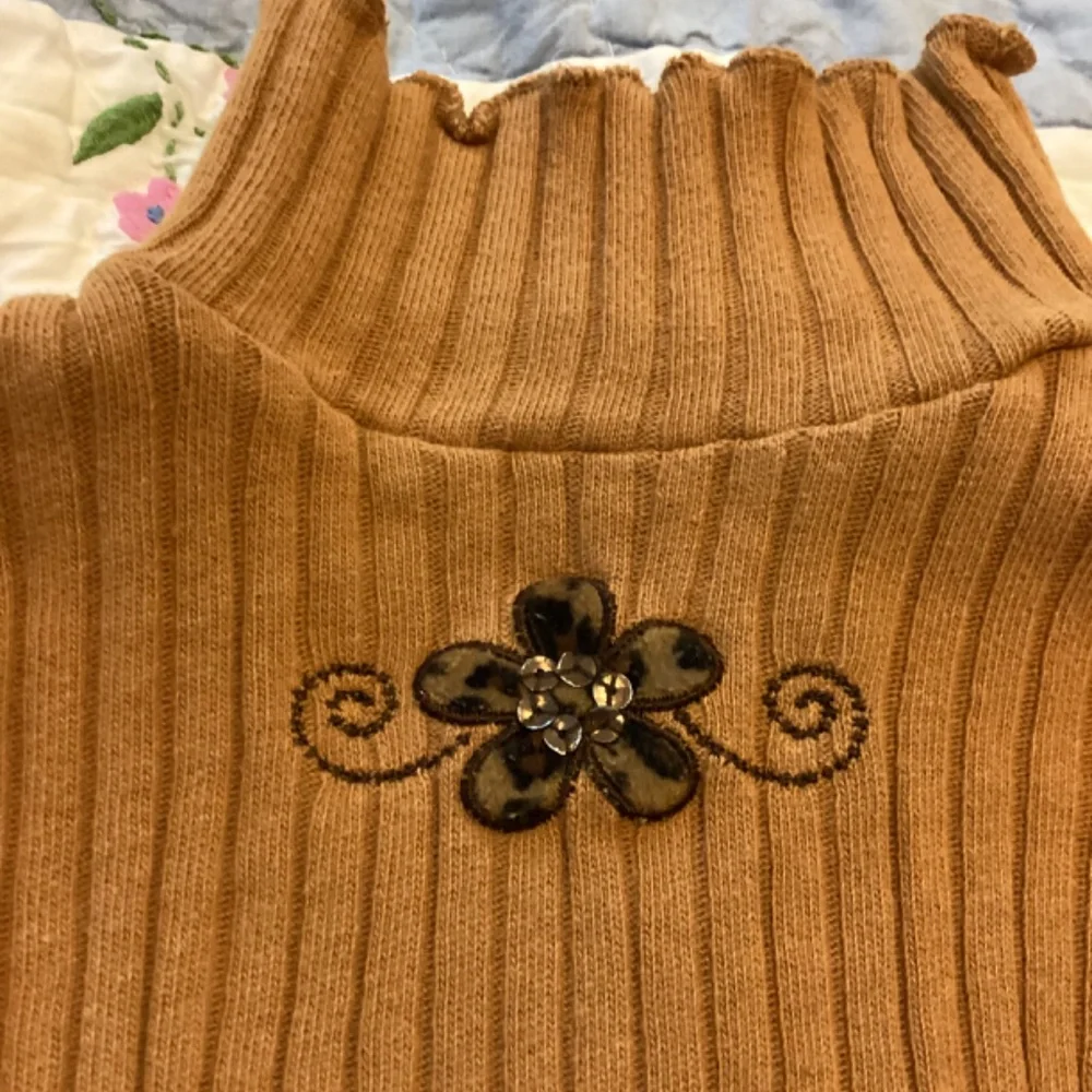 Girl Winter Brown Sweater 3T with Embellished Flower Carmel Ribbed